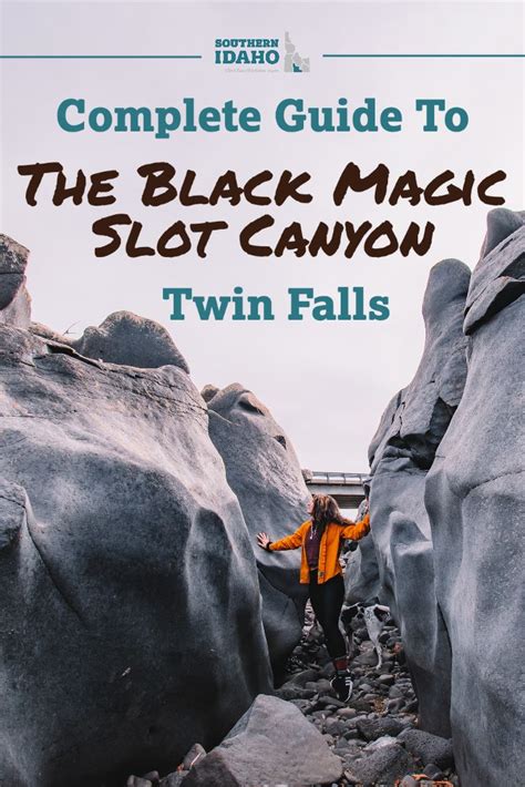 Black mafaic slot canyon